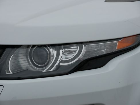 Used 2013 Land Rover Range Rover Evoque Pure Premium image 9