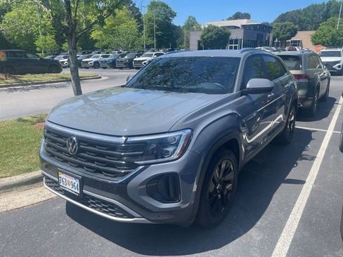 Used 2024 Volkswagen Atlas Cross Sport SE image 4