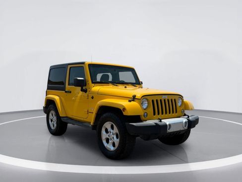 Used 2015 Jeep Wrangler Sahara w/ Connectivity Group AWD/4WD image 5