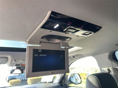 Used 2020 Cadillac Escalade Premium Luxury w/ LPO, Radiant Package image 23