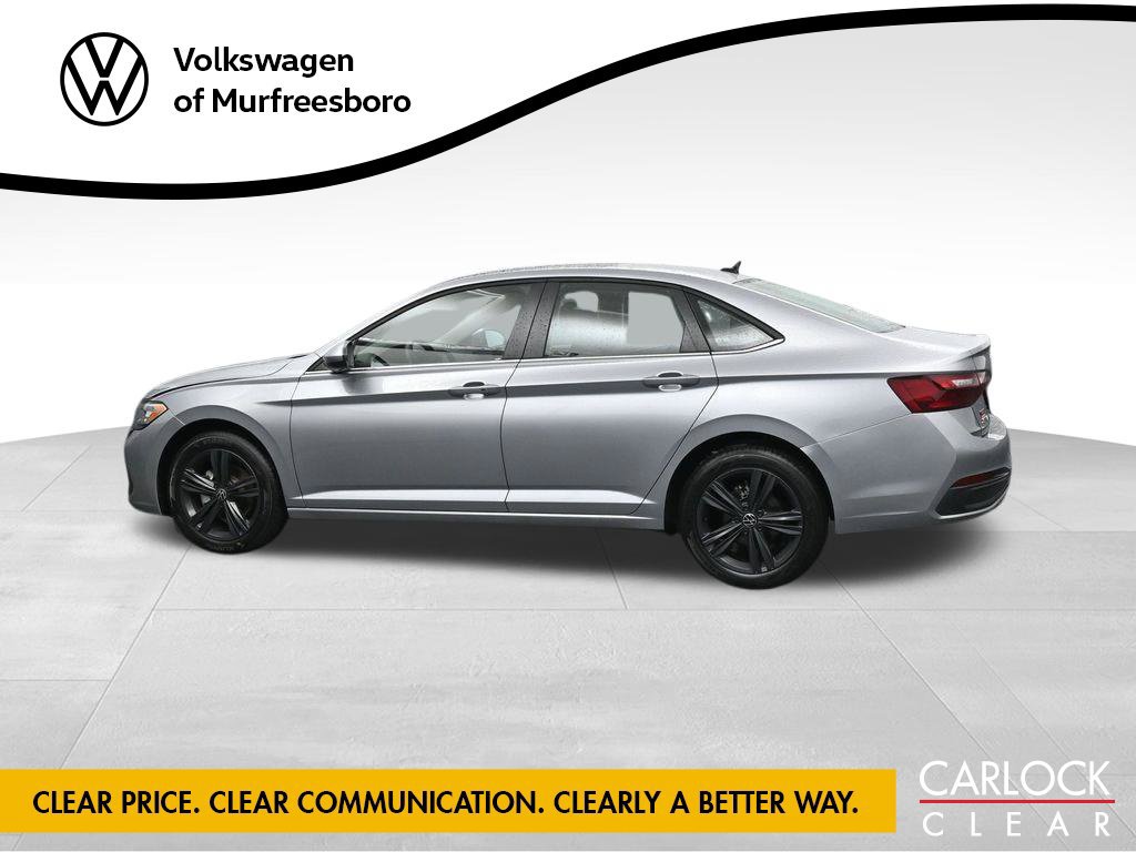 Used 2024 Volkswagen Jetta SE w/ Panoramic Sunroof Package FWD image 10