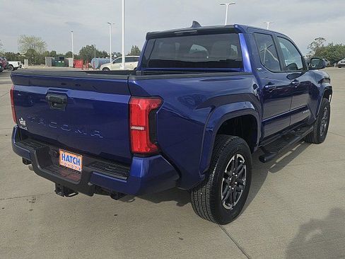 Used 2025 Toyota Tacoma SR5 image 5