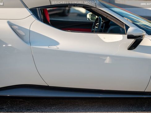 Used 2023 Ferrari 296 GTS image 40