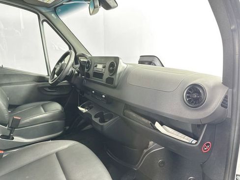 Used 2025 Mercedes-Benz Sprinter 2500 image 23