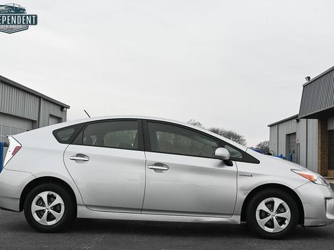 Used 2012 Toyota Prius Two image 2