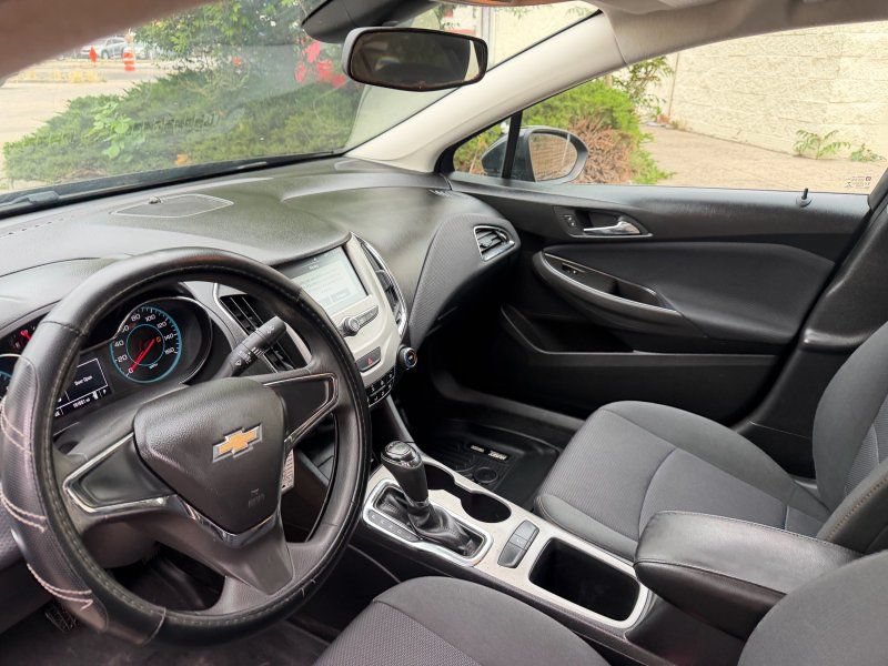 Used 2017 Chevrolet Cruze LS FWD image 12