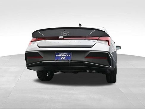 Used 2025 Hyundai Elantra Sport FWD image 35