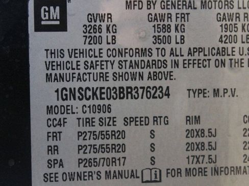 Used 2011 Chevrolet Suburban LTZ RWD image 9