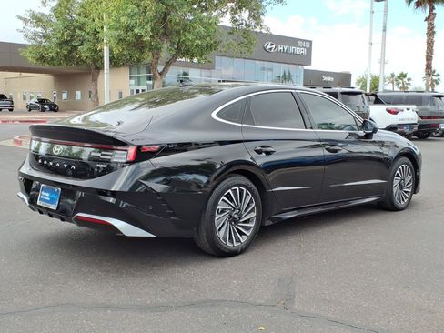 Certified 2025 Hyundai Sonata Limited FWD image 5