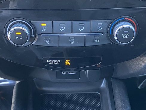 Used 2020 Nissan Rogue Sport S image 23