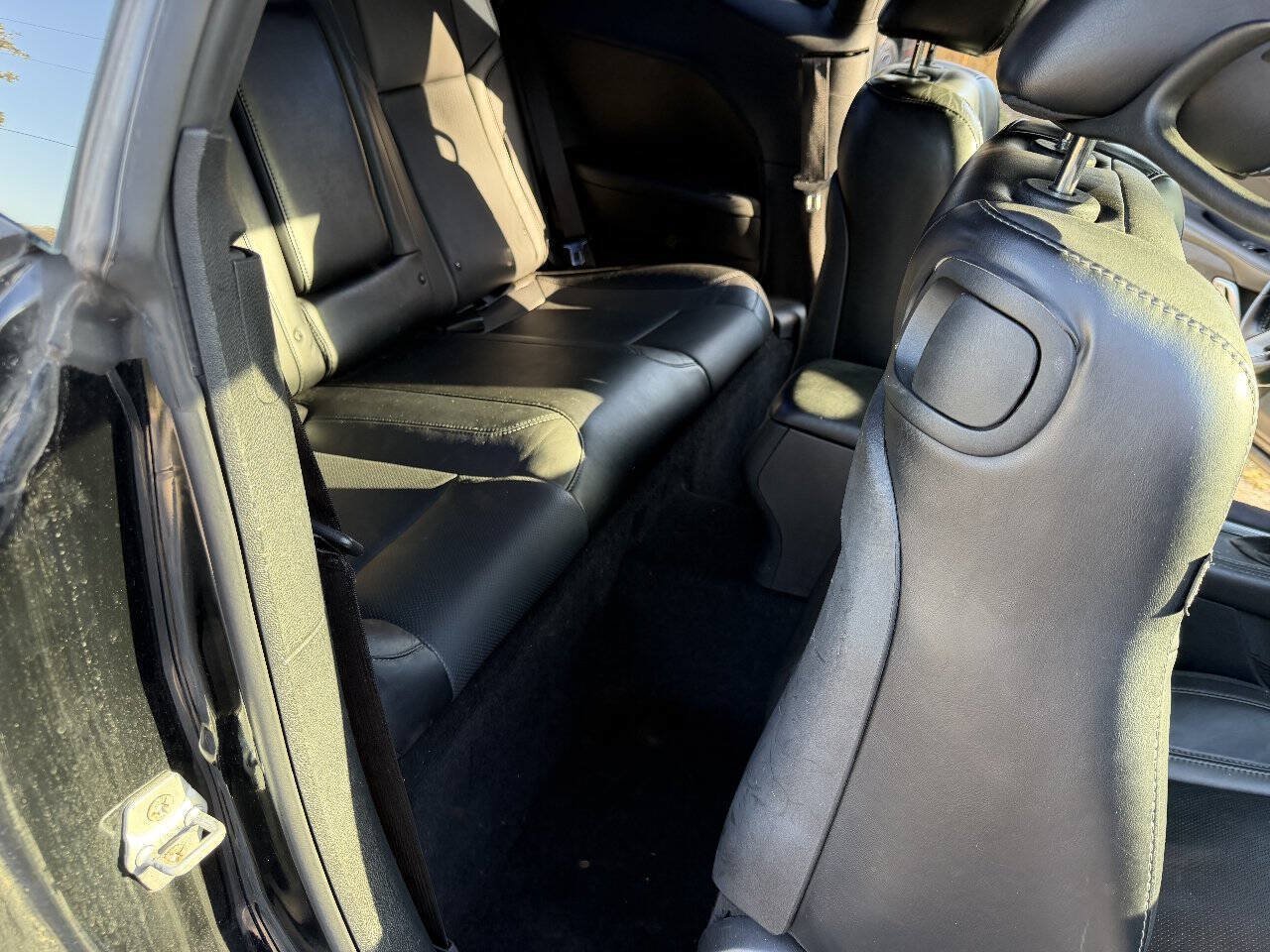 Used 2015 Dodge Challenger SXT Plus RWD image 15