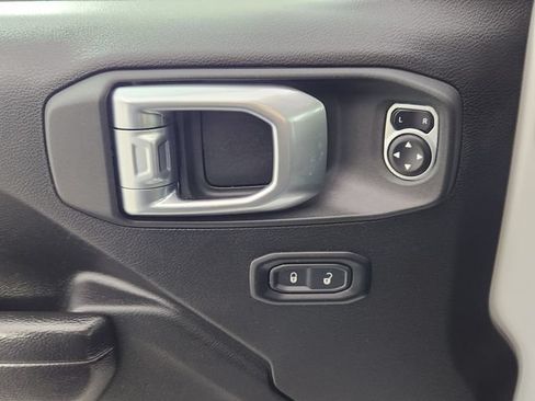 Used 2024 Jeep Wrangler Unlimited AWD/4WD image 10
