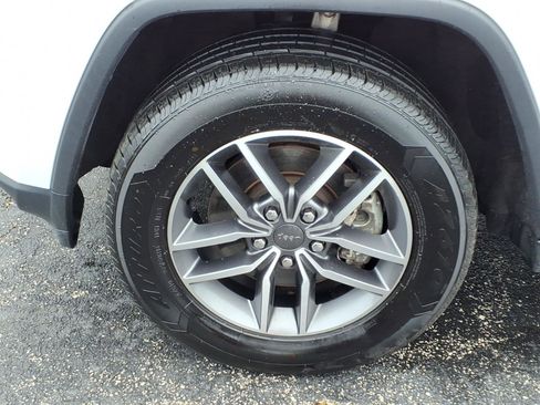 Used 2022 Jeep Grand Cherokee Limited image 33