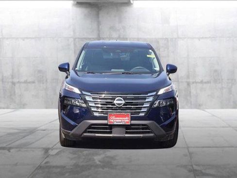 Used 2025 Nissan Rogue SV image 4