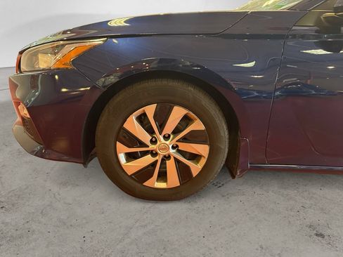 Used 2021 Nissan Altima 2.5 S FWD image 14
