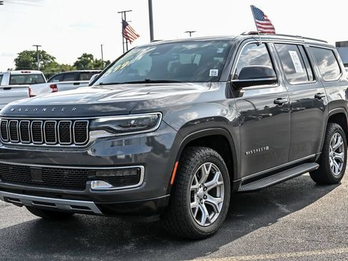 Used 2022 Jeep Wagoneer Series II AWD/4WD image 6