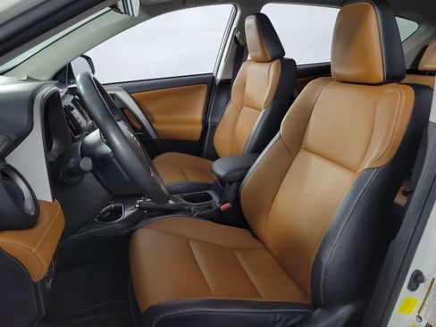 Used 2018 Toyota RAV4 Limited FWD image 15