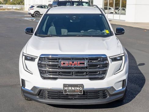Used 2025 GMC Acadia Elevation image 28
