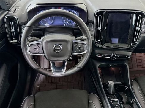 Used 2021 Volvo XC40 T5 R-Design w/ Advanced Package image 25