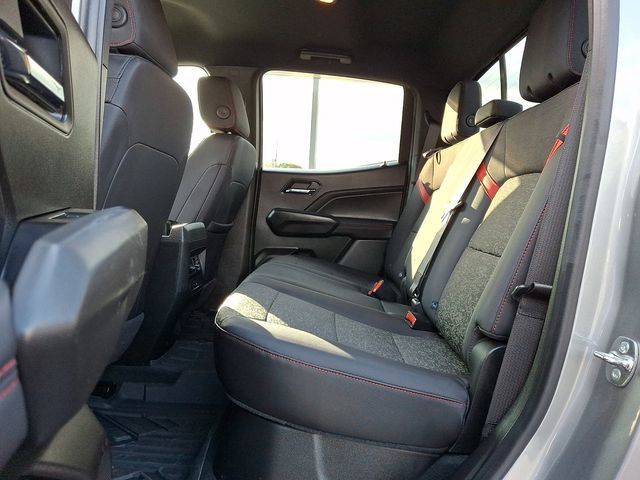 Used 2024 Chevrolet Colorado Z71 w/ Z71 Convenience Package 2 AWD/4WD image 13
