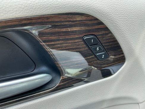 Used 2024 Chrysler Pacifica Limited image 22