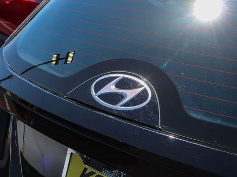 Certified 2023 Hyundai Tucson SE FWD image 11