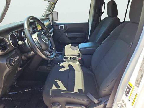 Used 2022 Jeep Gladiator Sport image 29