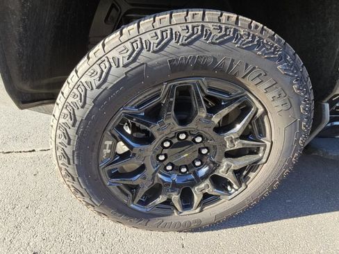 Used 2025 GMC Hummer EV 2X AWD/4WD image 2