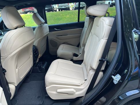 New 2025 Jeep Grand Cherokee L Limited w/ Luxury Tech Group II image 25