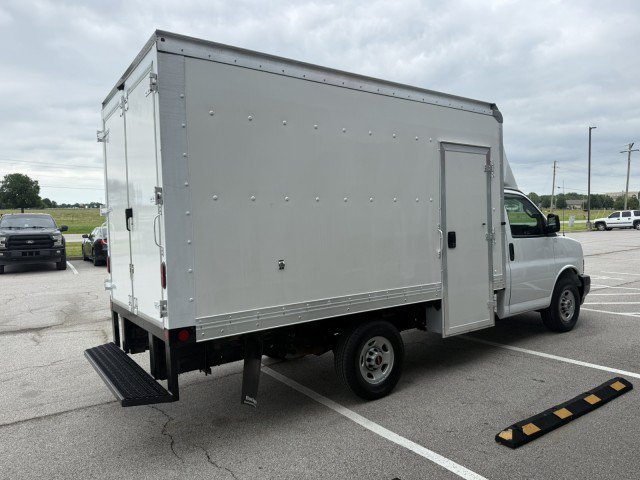 Used 2023 GMC Savana 3500 w/ Power Convenience Package RWD image 3