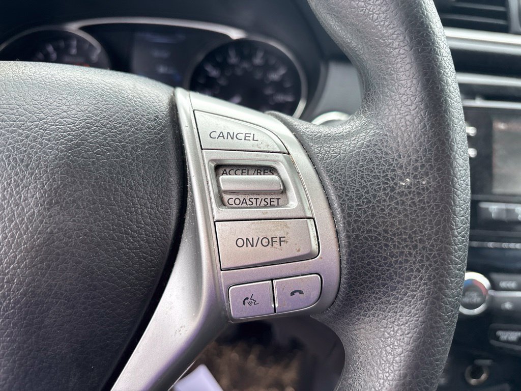 Used 2016 Nissan Rogue SV AWD/4WD image 19