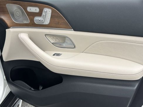 Used 2022 Mercedes-Benz GLS 450 4MATIC image 16
