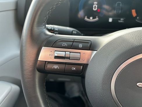 Certified 2025 Hyundai Kona SEL image 18