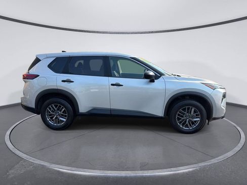Used 2024 Nissan Rogue S AWD/4WD image 5