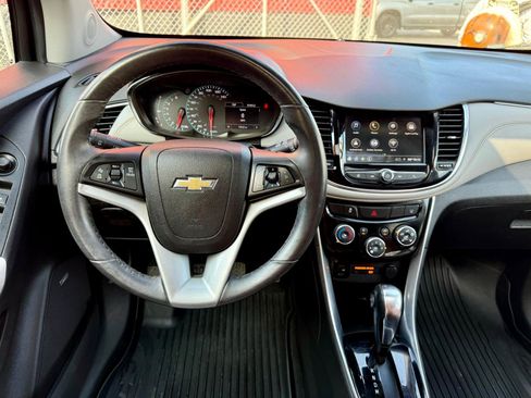 Used 2018 Chevrolet Trax Premier AWD/4WD image 17