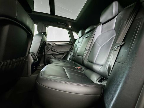Certified 2021 Porsche Macan S image 23