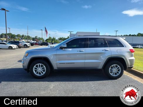 Used 2019 Jeep Grand Cherokee Laredo RWD image 3