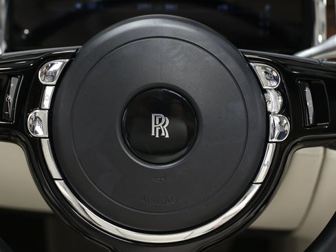 Used 2017 Rolls-Royce Ghost RWD image 29