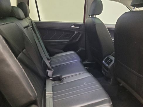 Used 2022 Volkswagen Tiguan SE w/ Panoramic Sunroof Package FWD image 19