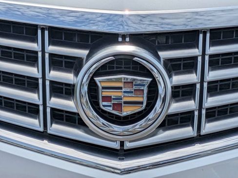 Used 2015 Cadillac SRX Luxury w/ Driver Awareness Package FWD image 10