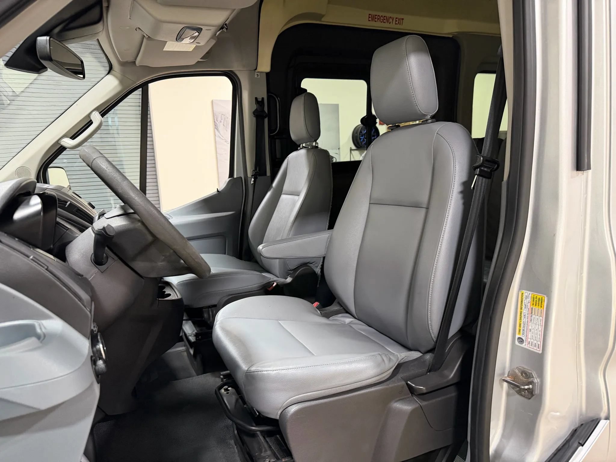 Used 2015 Ford Transit 250 148 Medium Roof RWD image 34