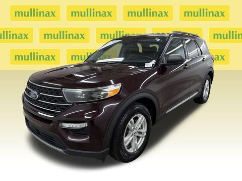 Certified 2023 Ford Explorer XLT w/ Equipment Group 202A RWD image 15