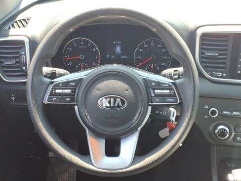 Used 2020 Kia Sportage LX AWD/4WD image 16