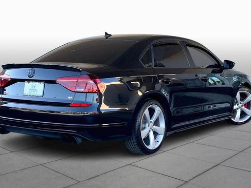 Used 2018 Volkswagen Passat GT image 13