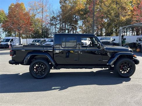 Used 2023 Jeep Gladiator Overland image 13