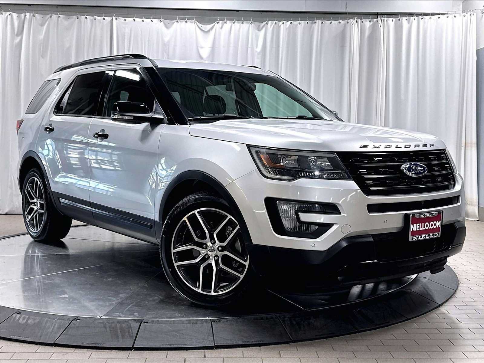 Used 2016 Ford Explorer Sport w/ Equipment Group 401A AWD/4WD image 11