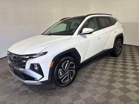 Used 2025 Hyundai Tucson Limited AWD/4WD image 3