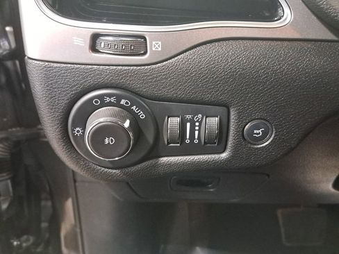 Certified 2021 Jeep Cherokee Latitude Lux 80th Anniv w/ Quick Order Package 26U 80TH AWD/4WD image 28