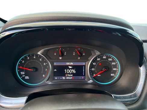 Used 2023 Chevrolet Traverse LT image 16