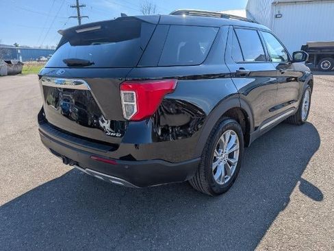 Used 2023 Ford Explorer XLT w/ Equipment Group 202A image 6